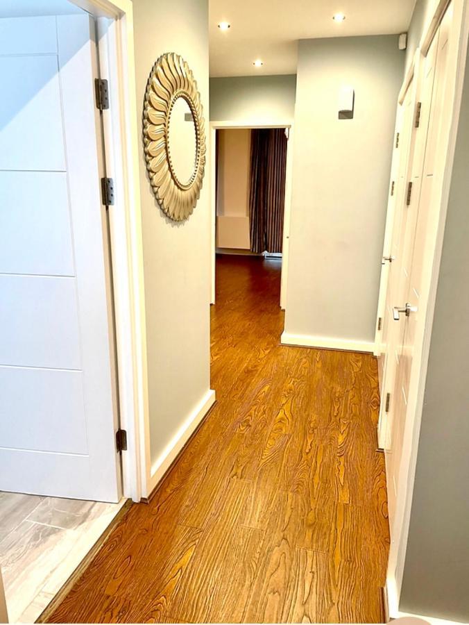 London Stratford Luxury House, 5 Minutes Walk Station, Westfield, 3 Bedrooms 3 Bathrooms, Reception, Garden, Parking Londres Exterior foto