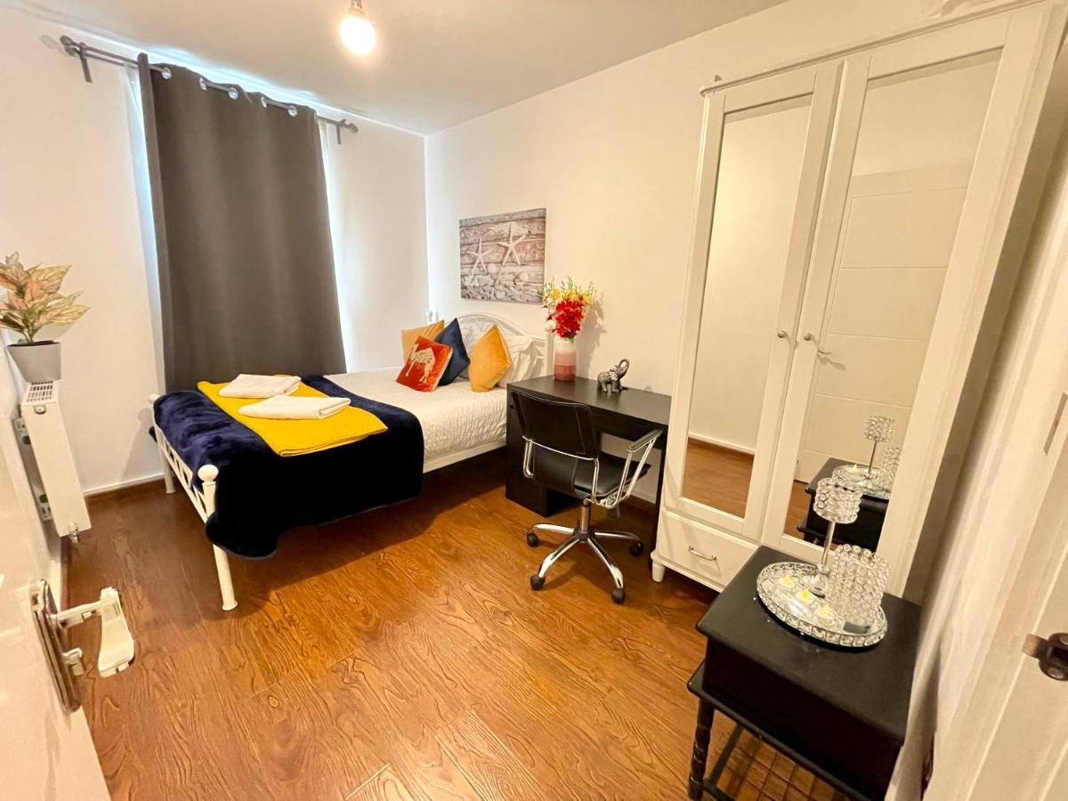 London Stratford Luxury House, 5 Minutes Walk Station, Westfield, 3 Bedrooms 3 Bathrooms, Reception, Garden, Parking Londres Exterior foto