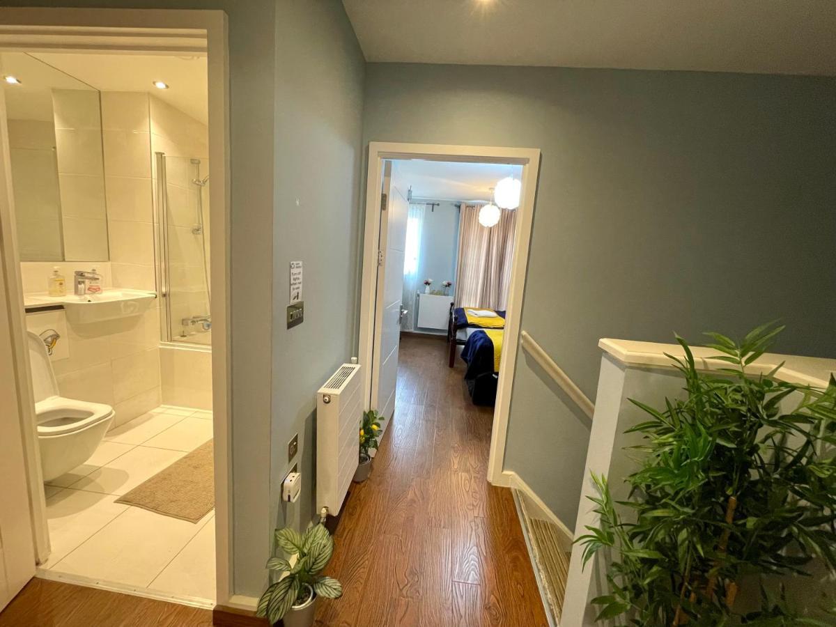 London Stratford Luxury House, 5 Minutes Walk Station, Westfield, 3 Bedrooms 3 Bathrooms, Reception, Garden, Parking Londres Exterior foto