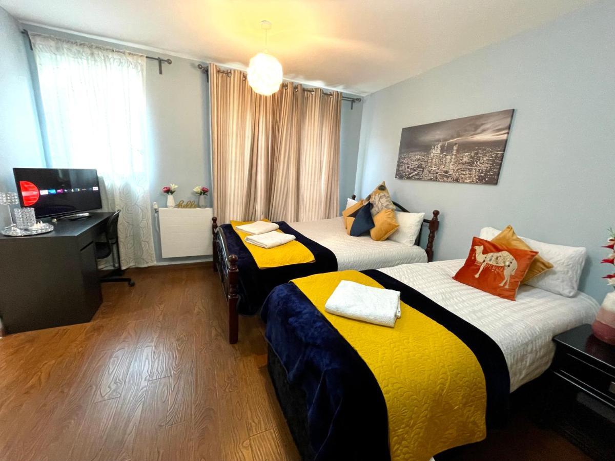 London Stratford Luxury House, 5 Minutes Walk Station, Westfield, 3 Bedrooms 3 Bathrooms, Reception, Garden, Parking Londres Exterior foto