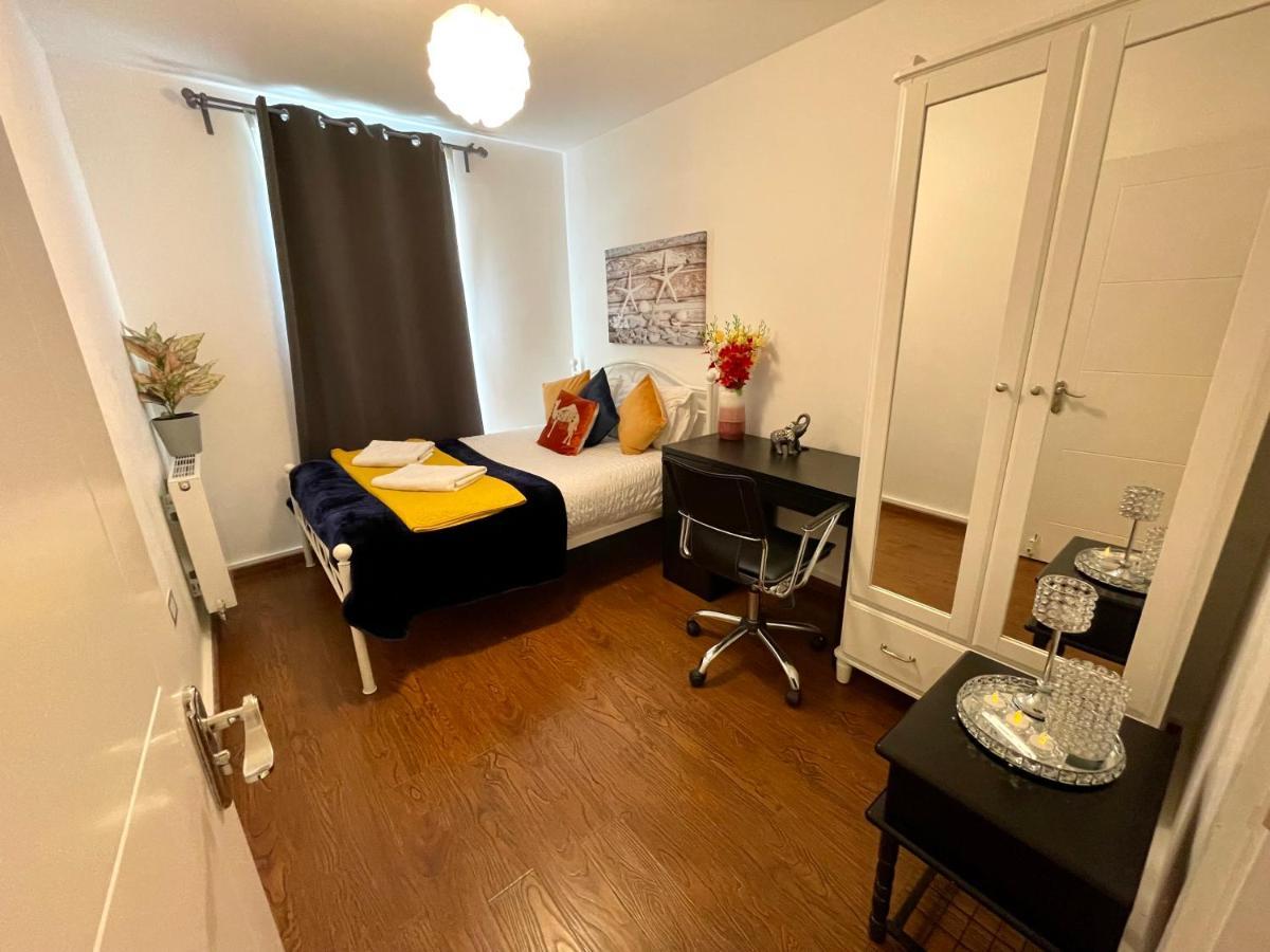 London Stratford Luxury House, 5 Minutes Walk Station, Westfield, 3 Bedrooms 3 Bathrooms, Reception, Garden, Parking Londres Exterior foto