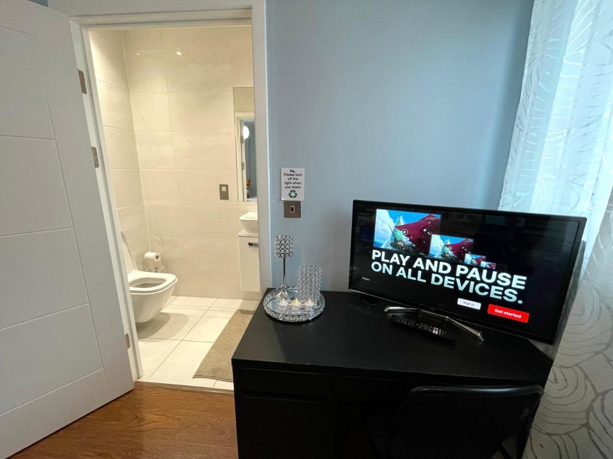 London Stratford Luxury House, 5 Minutes Walk Station, Westfield, 3 Bedrooms 3 Bathrooms, Reception, Garden, Parking Londres Exterior foto