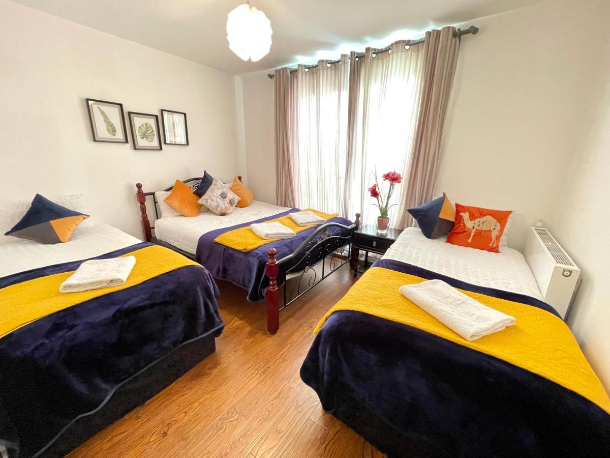 London Stratford Luxury House, 5 Minutes Walk Station, Westfield, 3 Bedrooms 3 Bathrooms, Reception, Garden, Parking Londres Exterior foto