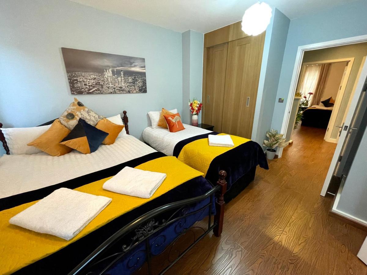 London Stratford Luxury House, 5 Minutes Walk Station, Westfield, 3 Bedrooms 3 Bathrooms, Reception, Garden, Parking Londres Exterior foto